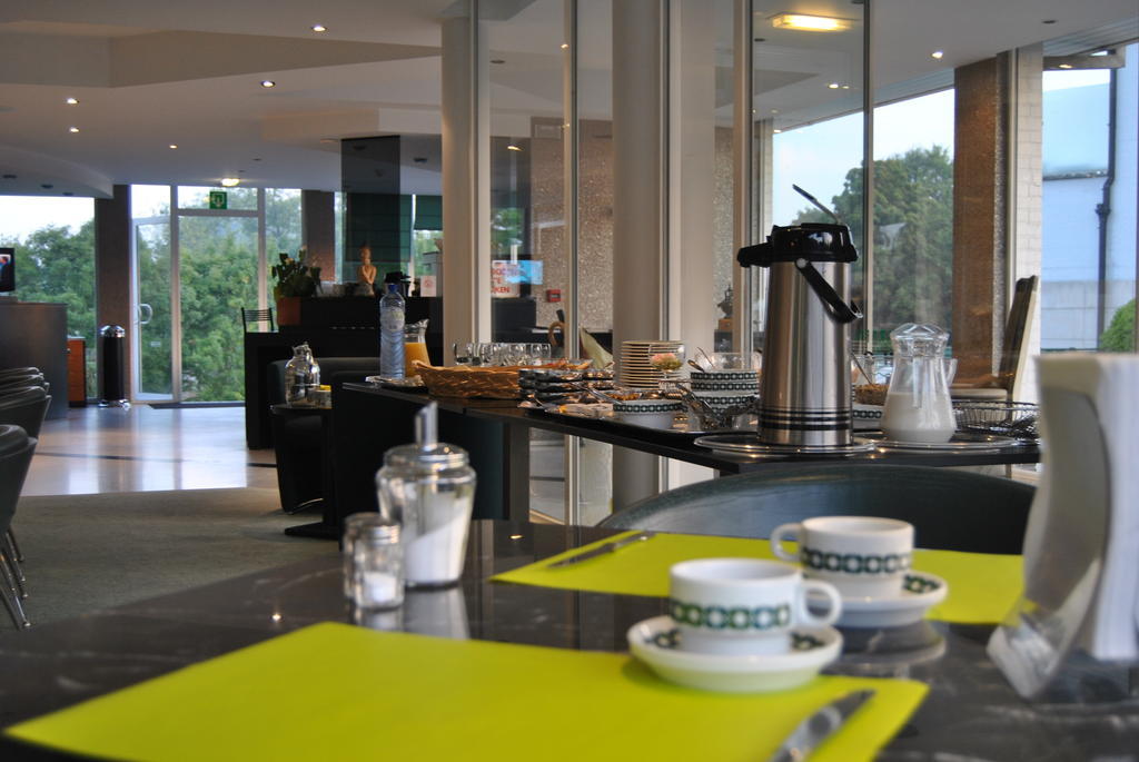 Greenpark Hotel Sint-Pieters-Leeuw Bagian luar foto