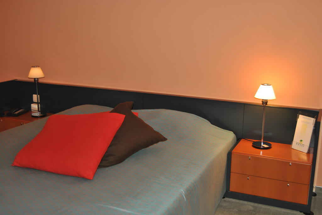 Greenpark Hotel Sint-Pieters-Leeuw Ruang foto
