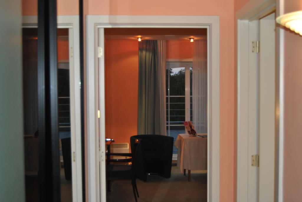 Greenpark Hotel Sint-Pieters-Leeuw Bagian luar foto