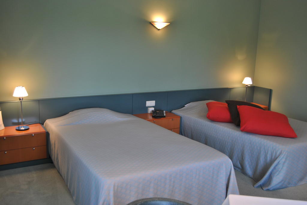 Greenpark Hotel Sint-Pieters-Leeuw Ruang foto